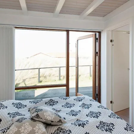 בית נופש Modern Holiday In R M With Terrace